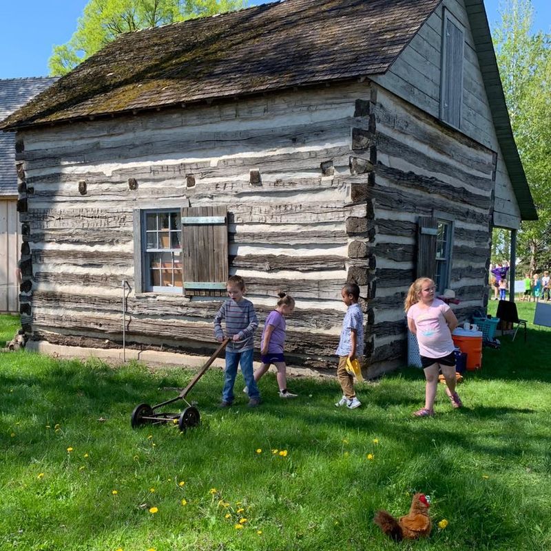 Exhibits Built to Teach, Not Just Display Exhibits Built to Teach, Not Just Display