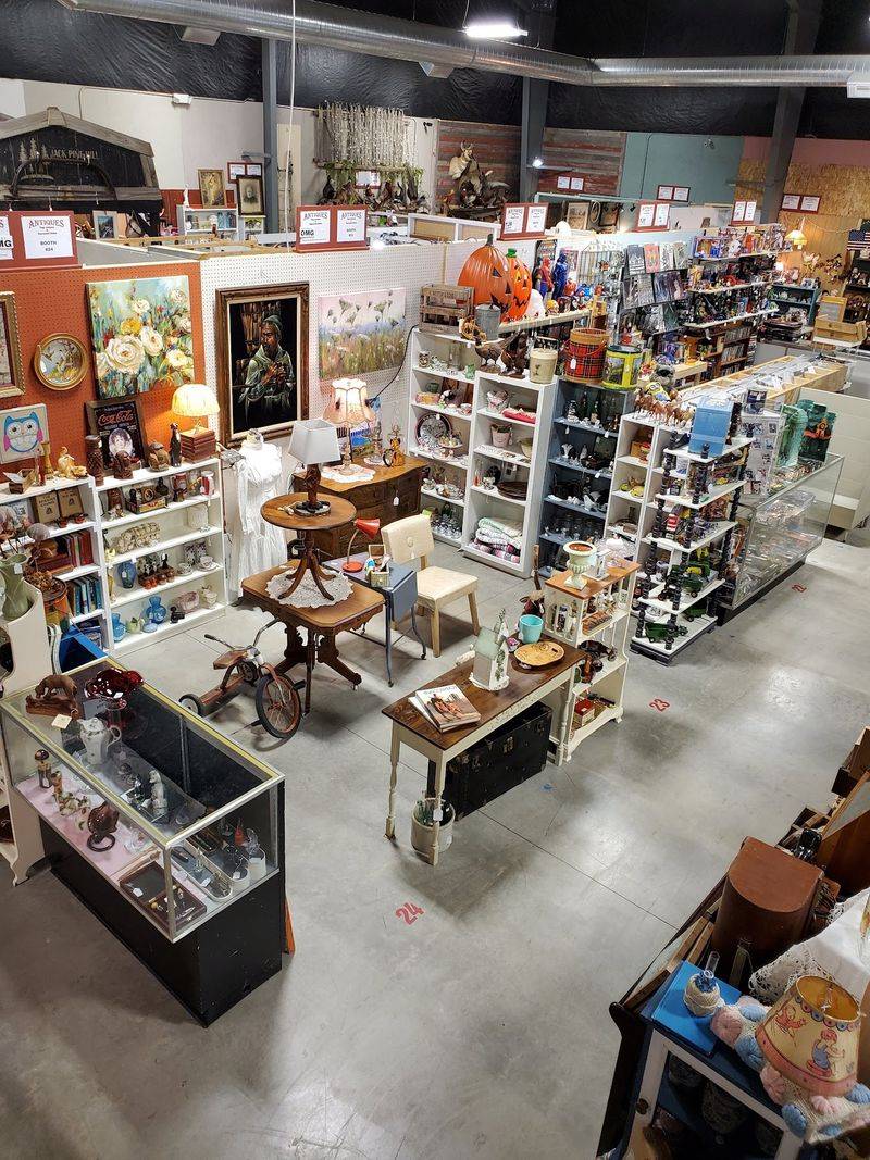 Fargo Antiques & Repurposed Market, Fargo, North Dakota Fargo Antiques & Repurposed Market, Fargo, North Dakota