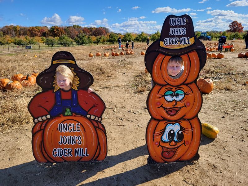 Farm Activities That Keep the Whole Family Busy All Day Farm Activities That Keep the Whole Family Busy All Day