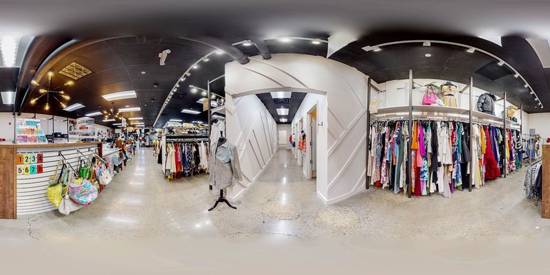 Fitting Rooms and a Layout Built for Browsing Fitting Rooms and a Layout Built for Browsing