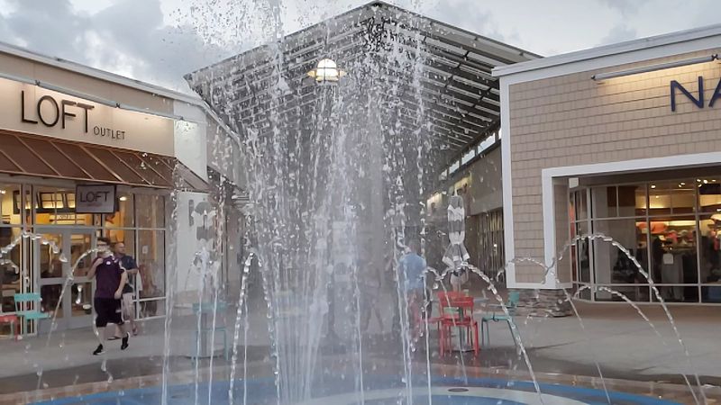 Fountains, Splash Pads, and Family-Friendly Corners Fountains, Splash Pads, and Family-Friendly Corners