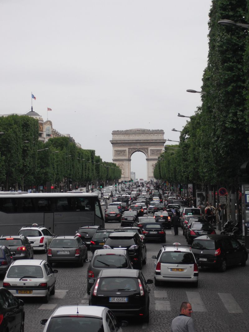 France - 581 Cars per 1,000 People
