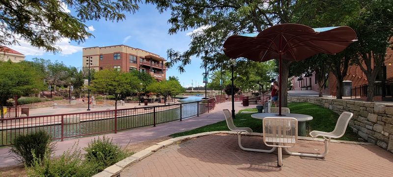 Free Parking and Easy Access from Downtown Free Parking and Easy Access from Downtown