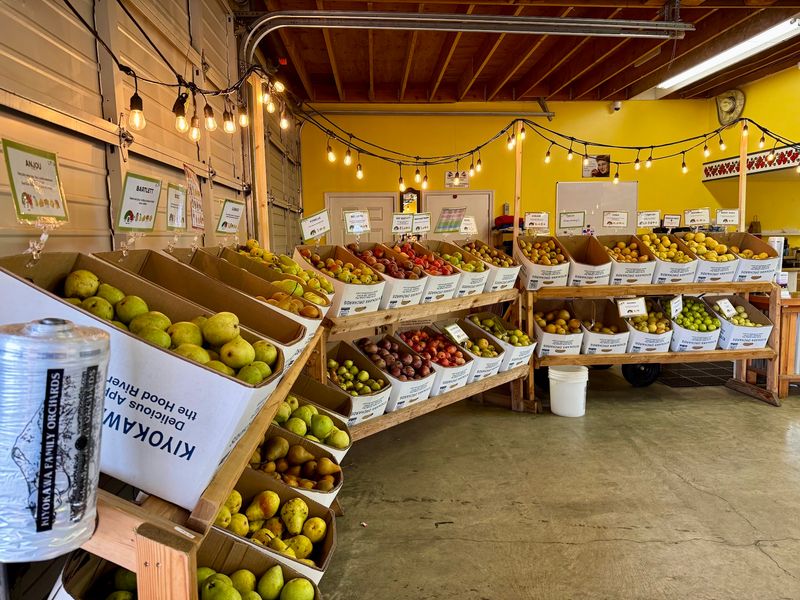Free Samples and a Farm Stand Worth Browsing Free Samples and a Farm Stand Worth Browsing