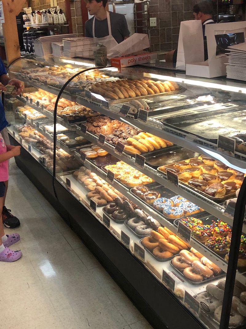 Fresh Pretzels That Turn Waiting Into Theater Fresh Pretzels That Turn Waiting Into Theater