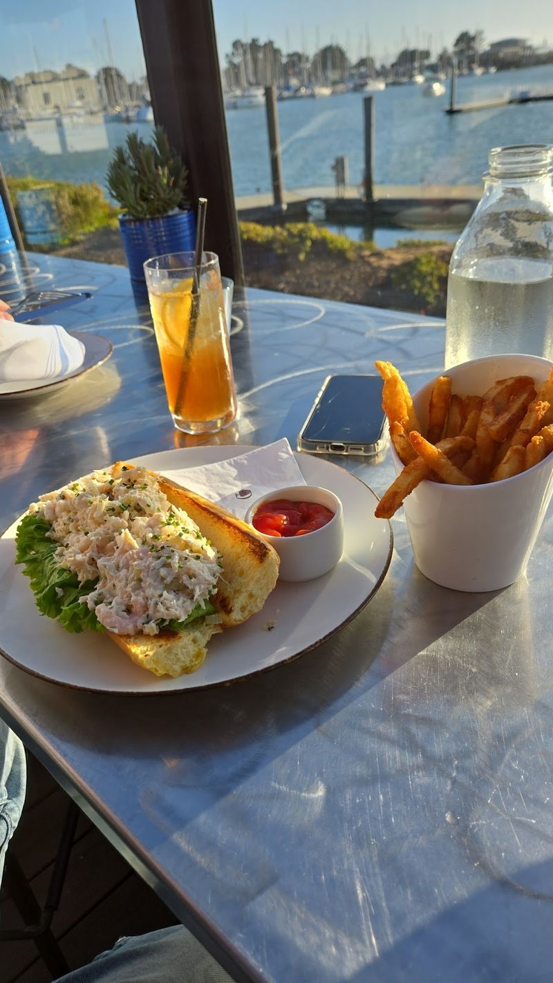 Fresh Seafood Straight From the Delta Vibe Fresh Seafood Straight From the Delta Vibe