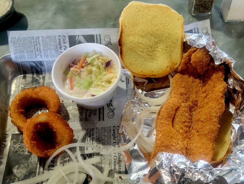 Friday Night Catfish: The Weekly Event That Packs the House Friday Night Catfish: The Weekly Event That Packs the House