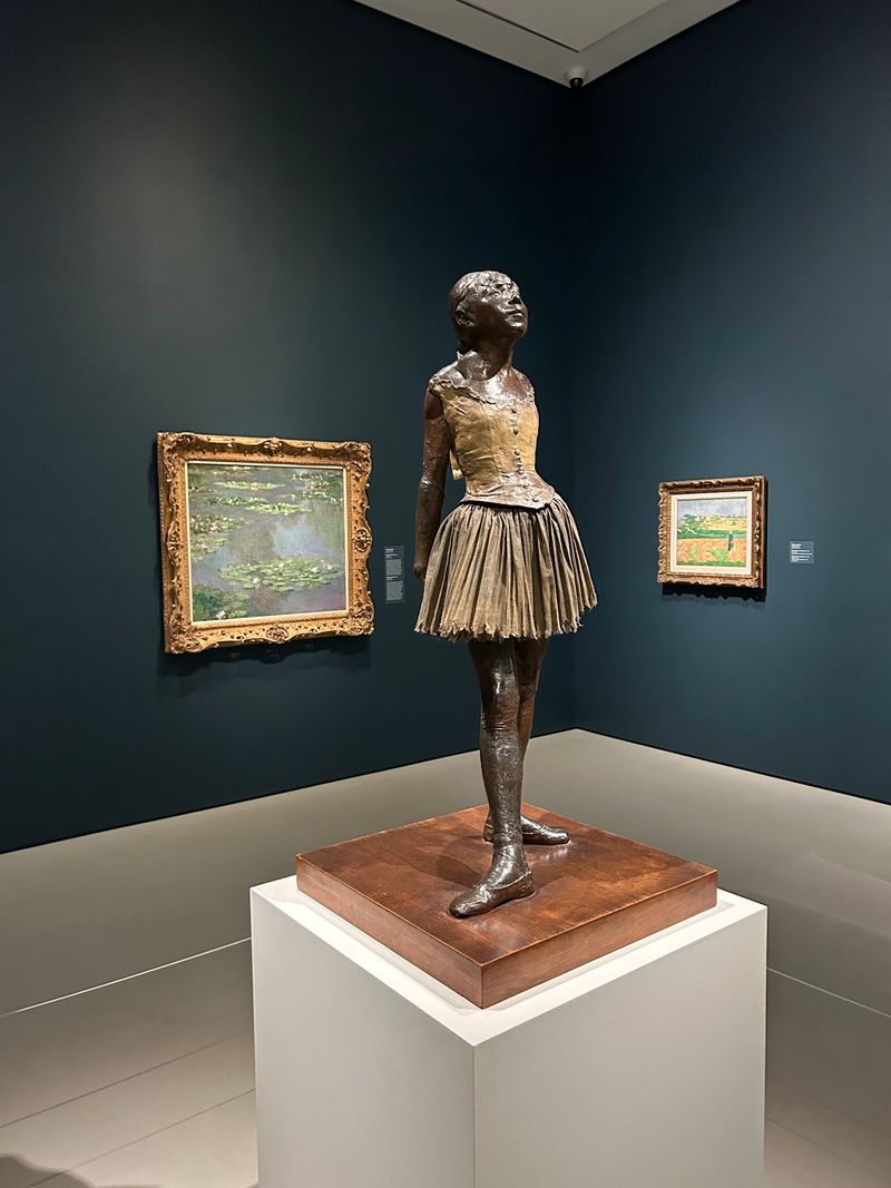 Friday Nights Belong to Art After Dark Friday Nights Belong to Art After Dark