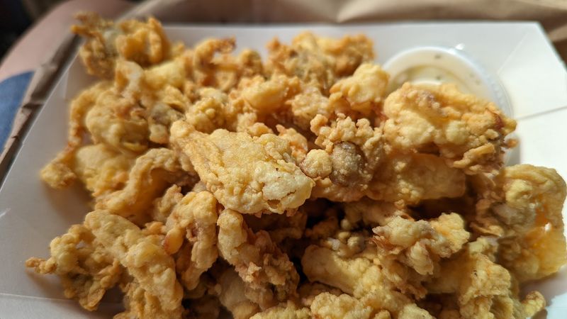 Fried Clams, Scallops, and Chowder Fried Clams, Scallops, and Chowder