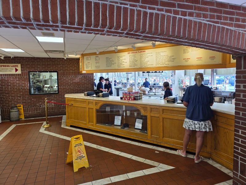 Friendly Faces Behind the Counter Friendly Faces Behind the Counter