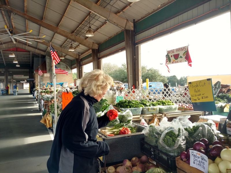 Friendly Vendors With Stories to Share Friendly Vendors With Stories to Share