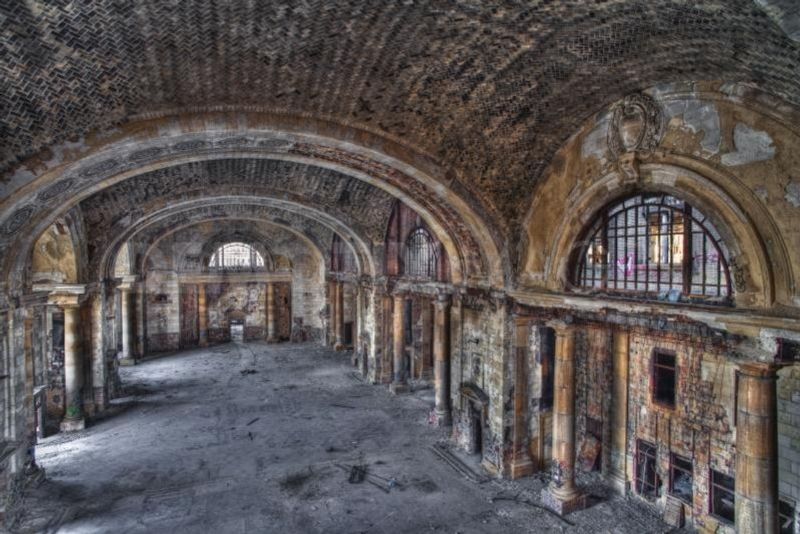 From Bustling Gateway to Haunting Ruin From Bustling Gateway to Haunting Ruin