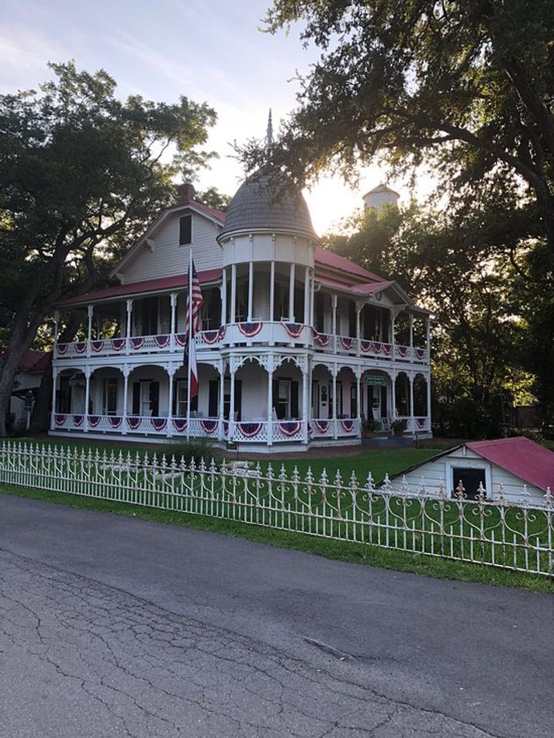 Front Porches Made for Slowing Down