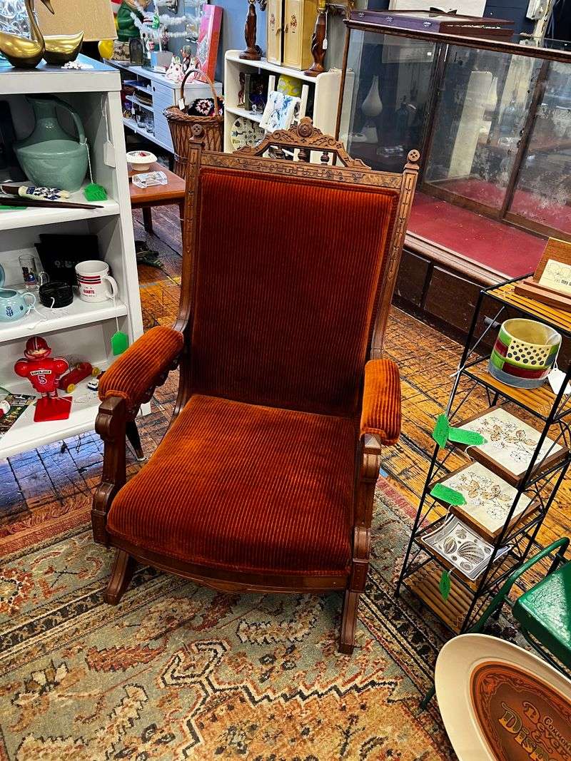 Furniture Finds and Solid Wood Pieces