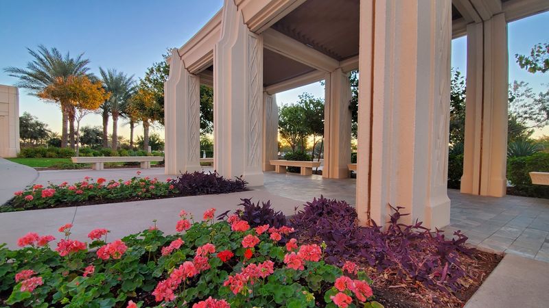 Gardens That Feel Like a Quiet Oasis Gardens That Feel Like a Quiet Oasis