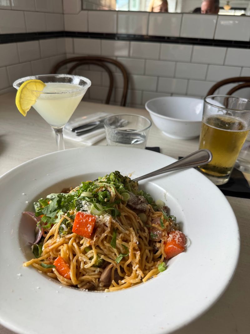 Garlic Noodles, Crab Fried Rice, and Other Crowd-Pleasers Garlic Noodles, Crab Fried Rice, and Other Crowd-Pleasers