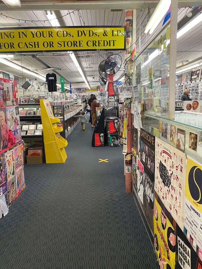 Genre paths beyond the obvious Genre paths beyond the obvious