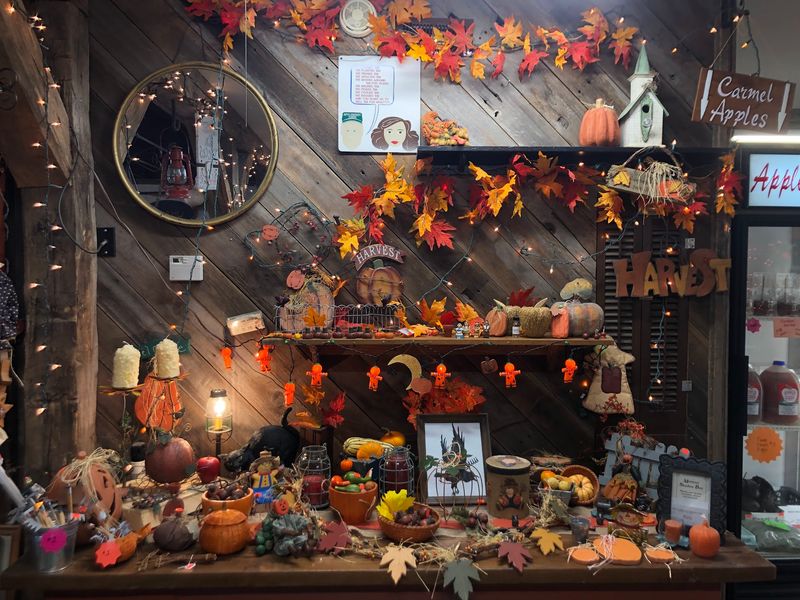 Gifts, Antiques, And Holiday Finds Gifts, Antiques, And Holiday Finds