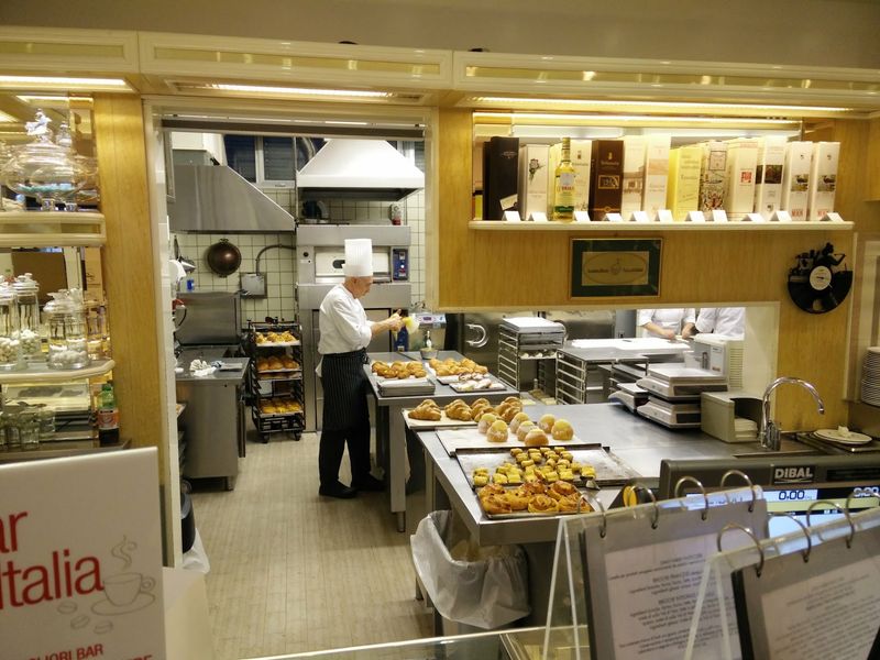Gino Fabbri Pasticcere, Bologna
