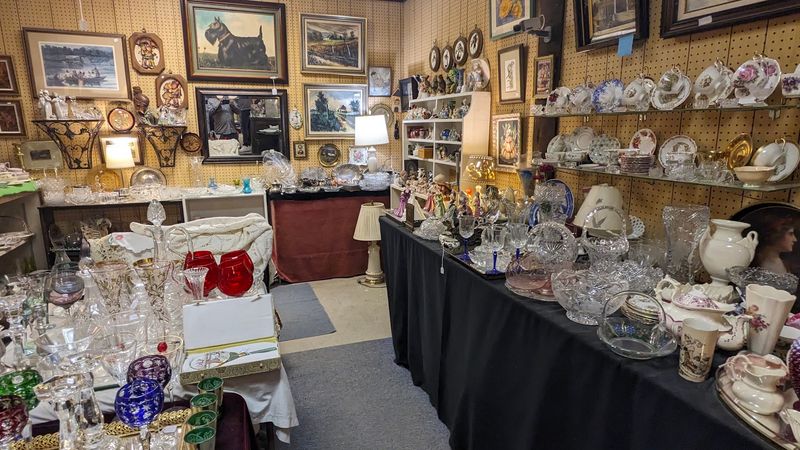 Golden Nugget Antique Flea Market, Lambertville, NJ Golden Nugget Antique Flea Market, Lambertville, NJ