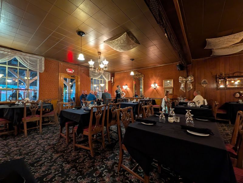Guarino's Restaurant | Italian, Cleveland, OH Guarino's Restaurant | Italian, Cleveland, OH