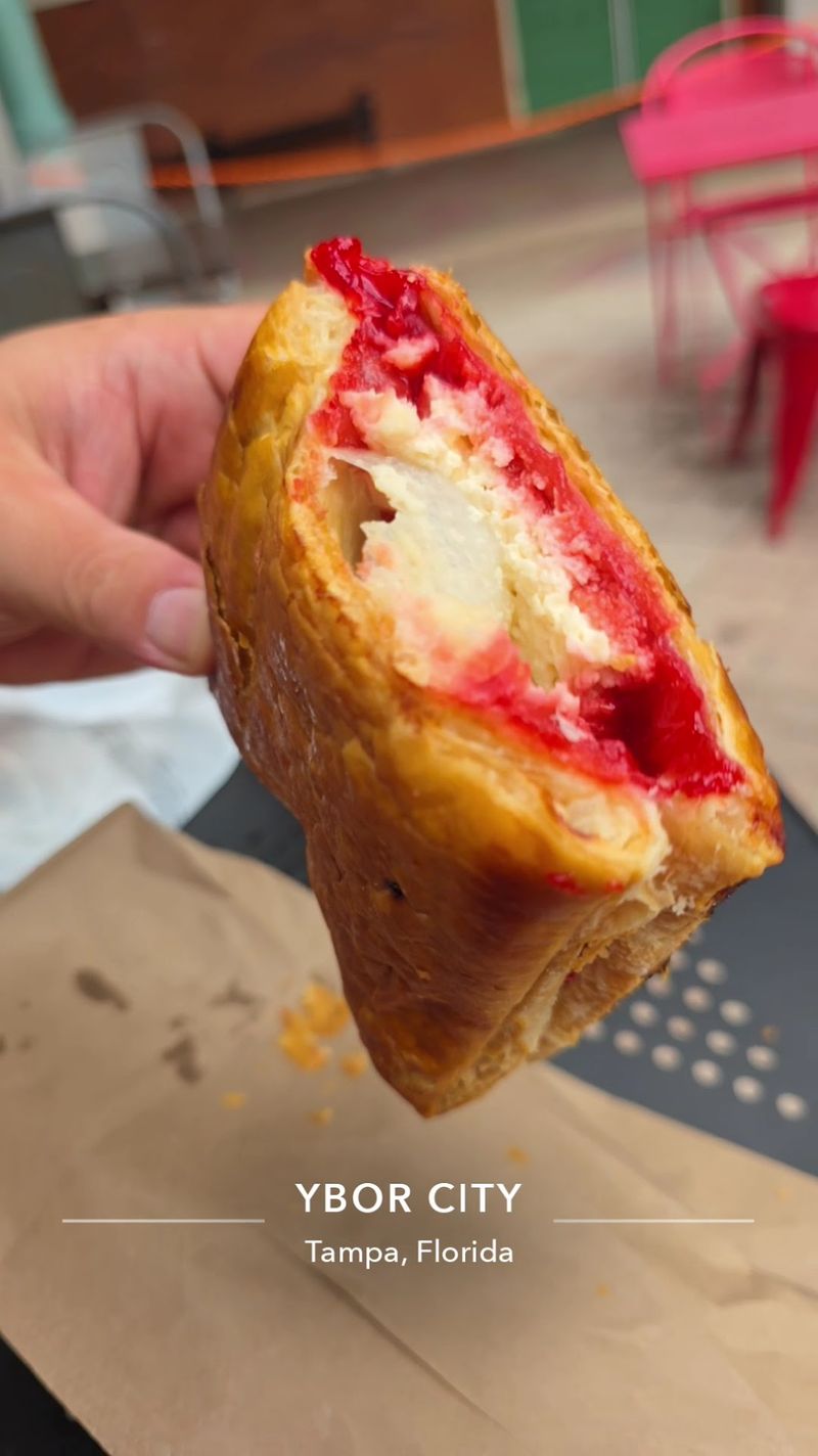Guava Pastries With a Loyal Following Guava Pastries With a Loyal Following