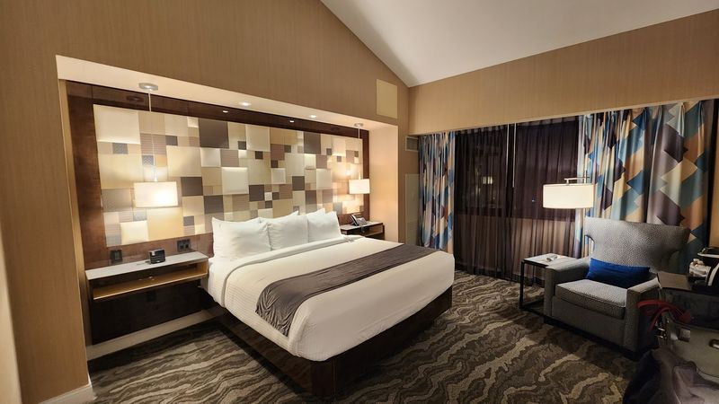 Guest Rooms and Suites Built Around Comfort Guest Rooms and Suites Built Around Comfort