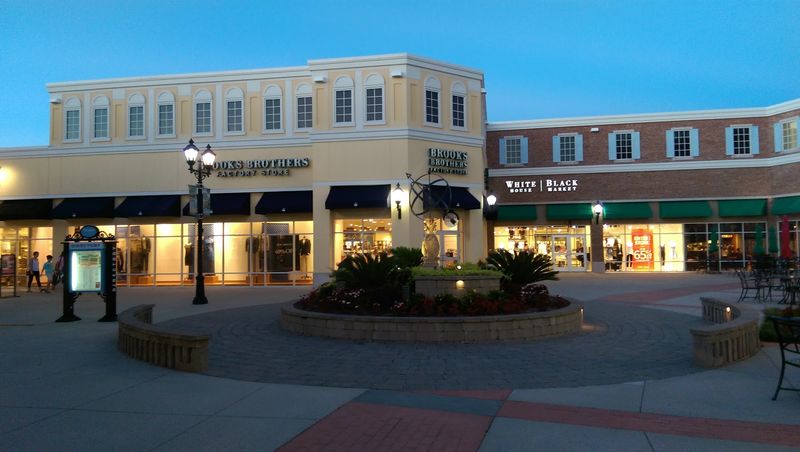 Handy for Travelers and Out-of-Towners Handy for Travelers and Out-of-Towners