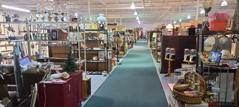 Heritage Square Antique Mall, Reynoldsburg, OH