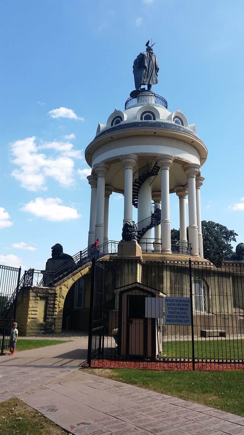 Hermann Heights Park and the Shopping Pause You Need Hermann Heights Park and the Shopping Pause You Need