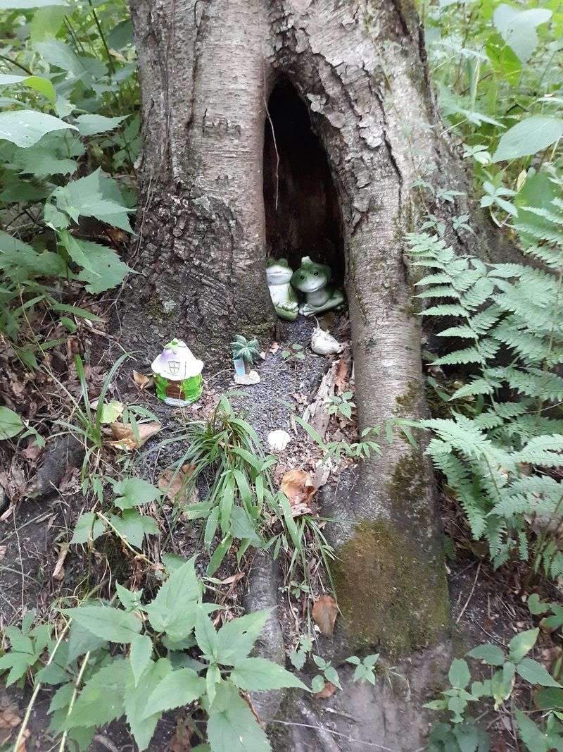 Hidden Trinkets, Art Installations, and a Seek-and-Find Culture