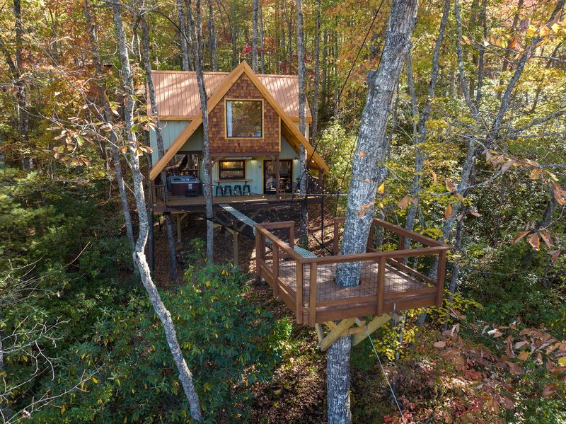 Highlands Treehouse Retreat, Highlands, NC Highlands Treehouse Retreat, Highlands, NC