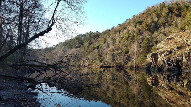 Hiking Trails That Wind Through Color and Quiet Hiking Trails That Wind Through Color and Quiet