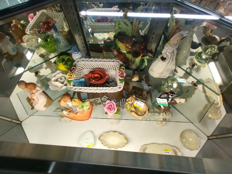Home Goods and Kitchen Treasures Home Goods and Kitchen Treasures