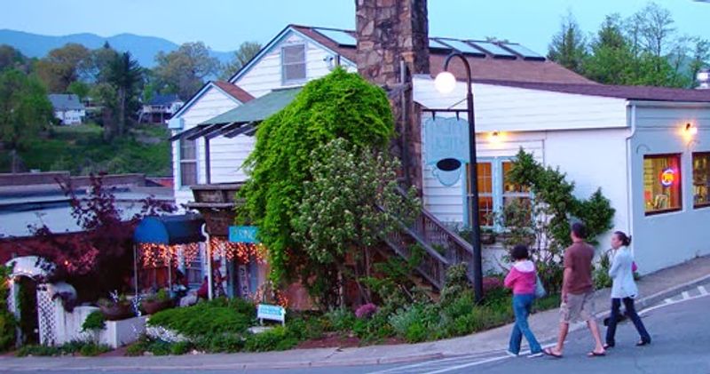 Hours, Parking, and How to Plan Your Visit Hours, Parking, and How to Plan Your Visit