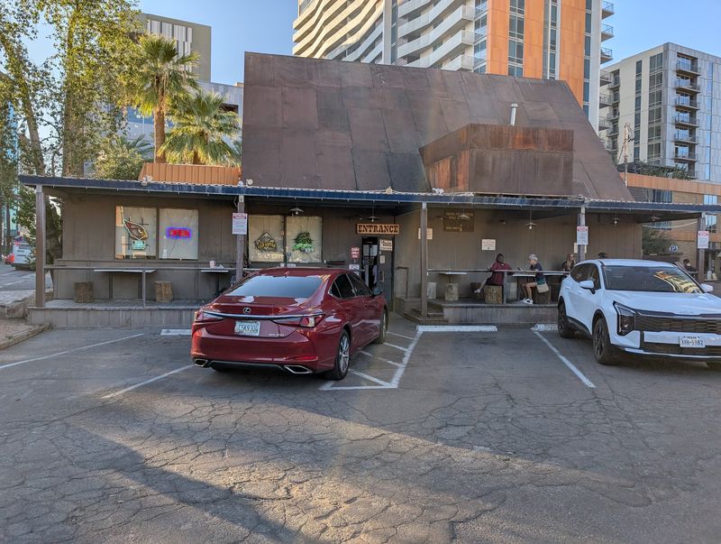 Hours, Parking, and Timing Your Visit