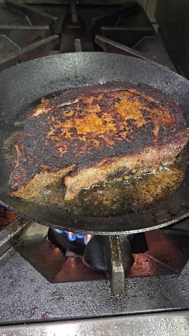 Hours, Prices, and Getting a Table Hours, Prices, and Getting a Table