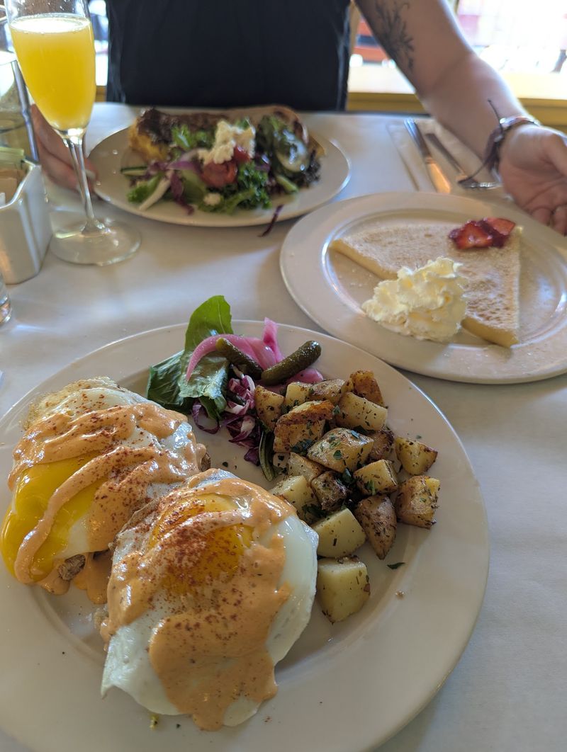 Hours, Reservations, and Practical Visiting Notes