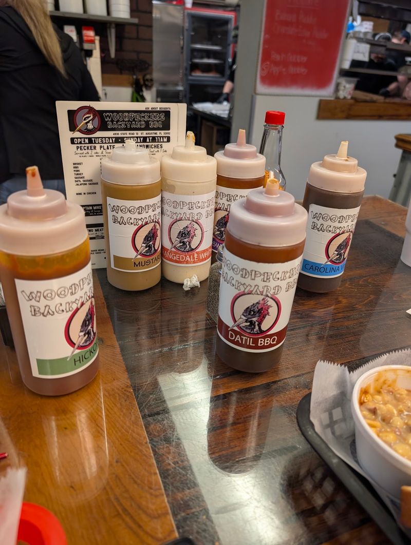 House-Made Sauces Worth Tasting One by One House-Made Sauces Worth Tasting One by One