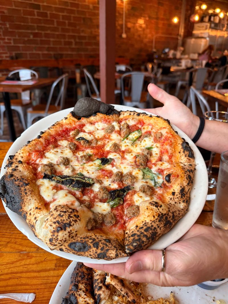 How Neapolitans Actually Eat Their Pizza How Neapolitans Actually Eat Their Pizza