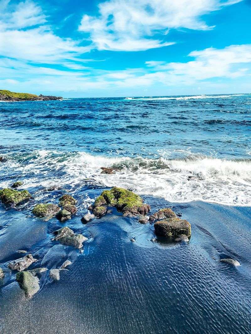How Volcanoes Painted the Sand How Volcanoes Painted the Sand
