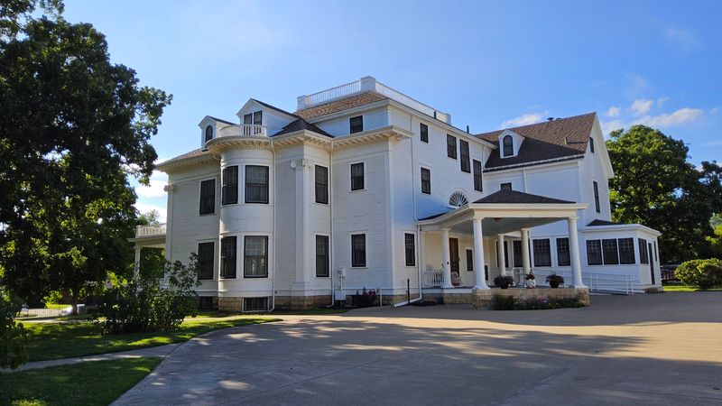 How a Young Boy With a Dream Saved the Mansion How a Young Boy With a Dream Saved the Mansion