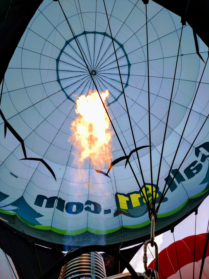 How the Balloon Glow creates its light