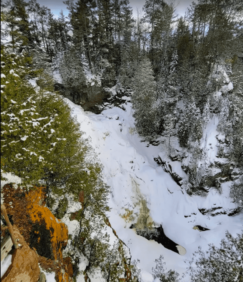 How the Falls Shift With the Seasons How the Falls Shift With the Seasons