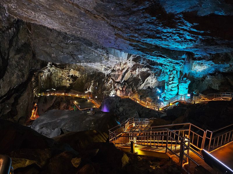Hwaam Cave, Jeongseon, Gangwon-do Hwaam Cave, Jeongseon, Gangwon-do
