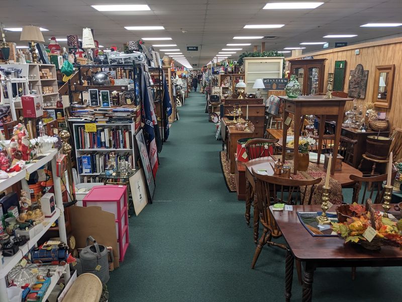I-76 Antique Mall, Ravenna, OH