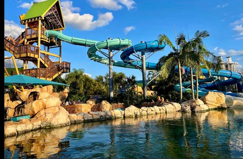 Ihu's Breakaway Falls - Aquatica Orlando, Florida
