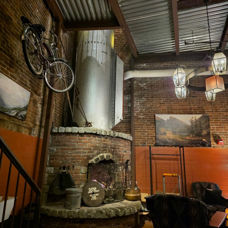 Industrial Chic That Actually Feels Warm Industrial Chic That Actually Feels Warm
