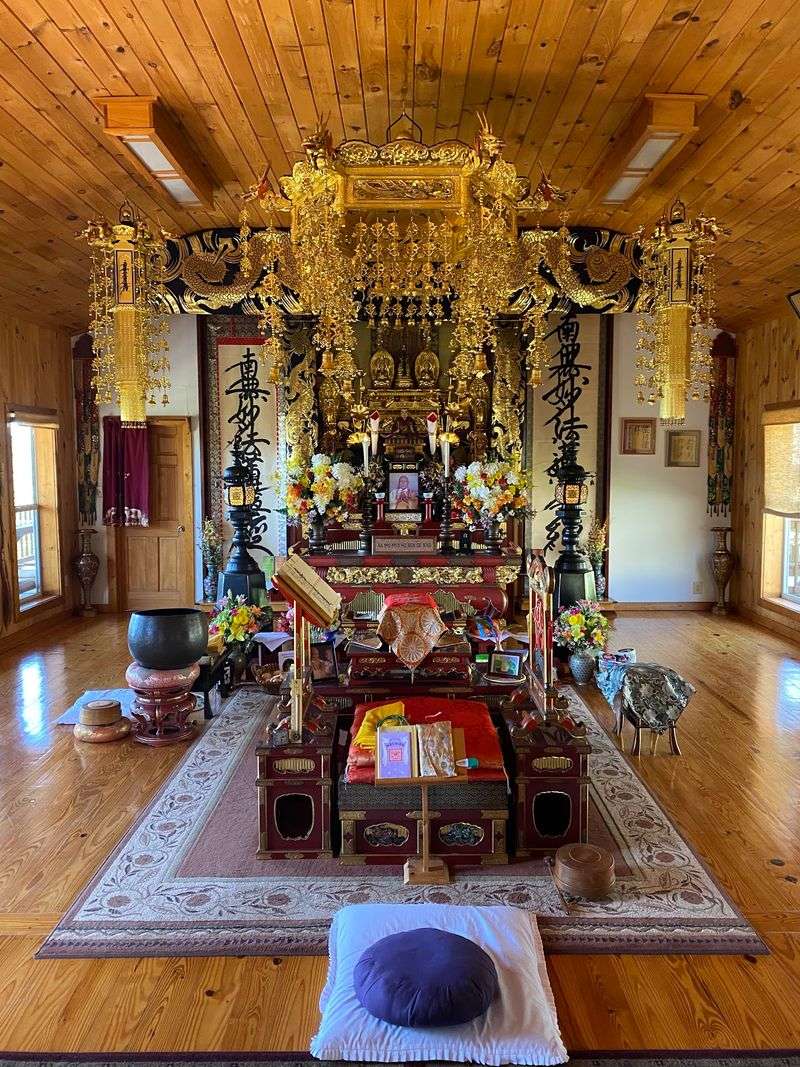 Inside the Praying Temple Inside the Praying Temple