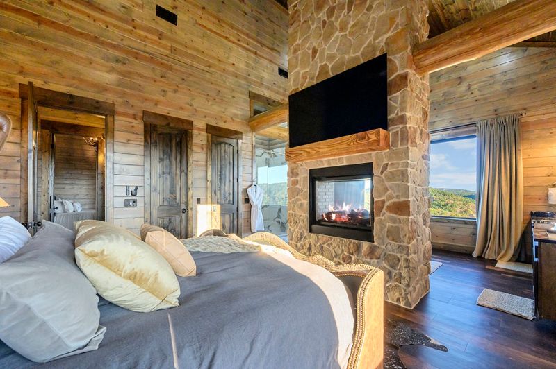 Inside the Treehouse - Comfort That Matches the Adventure Inside the Treehouse - Comfort That Matches the Adventure